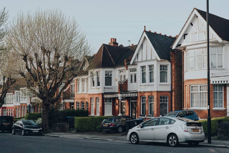 Irene Lee: First-hand building? Second-hand building? Which one is more valuable?